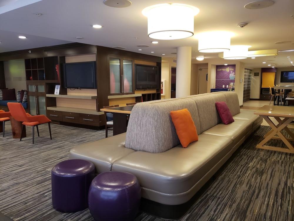 Comfort Inn & Suites Балтимор Экстерьер фото